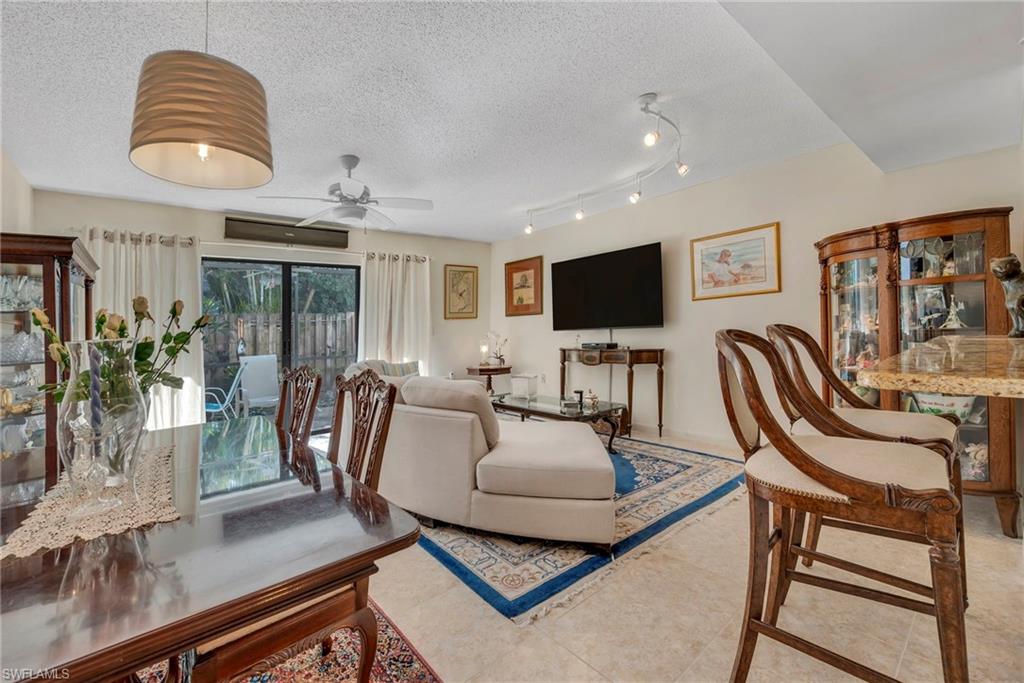 PELICAN RIDGE - Residential