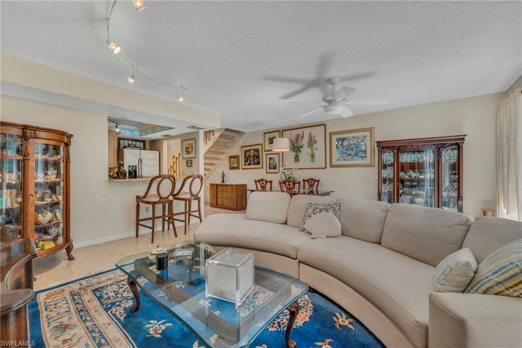 PELICAN RIDGE - Residential