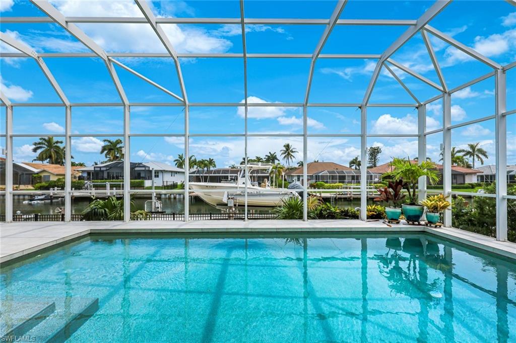 MARCO BEACH - Residential