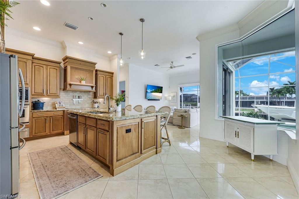 MARCO BEACH - Residential