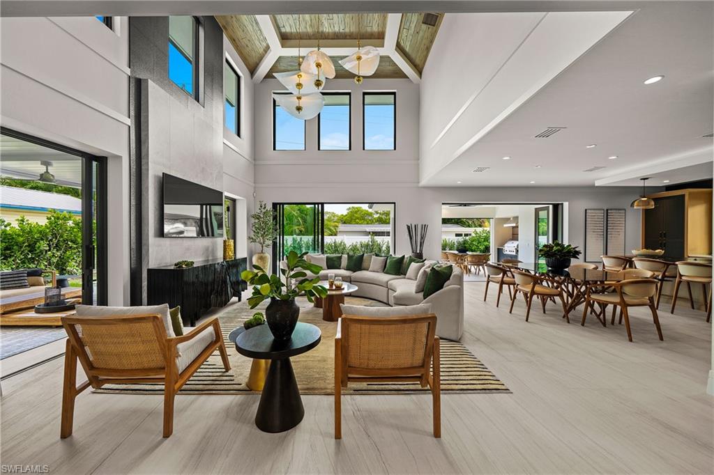 LAKE PARK - Residential