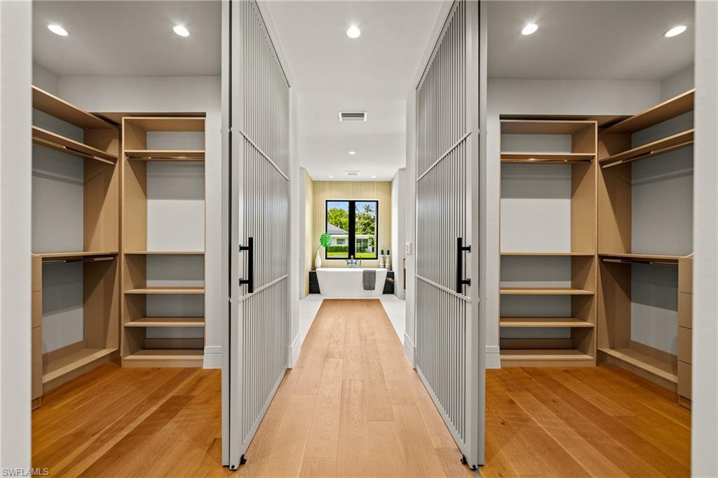 LAKE PARK - Residential