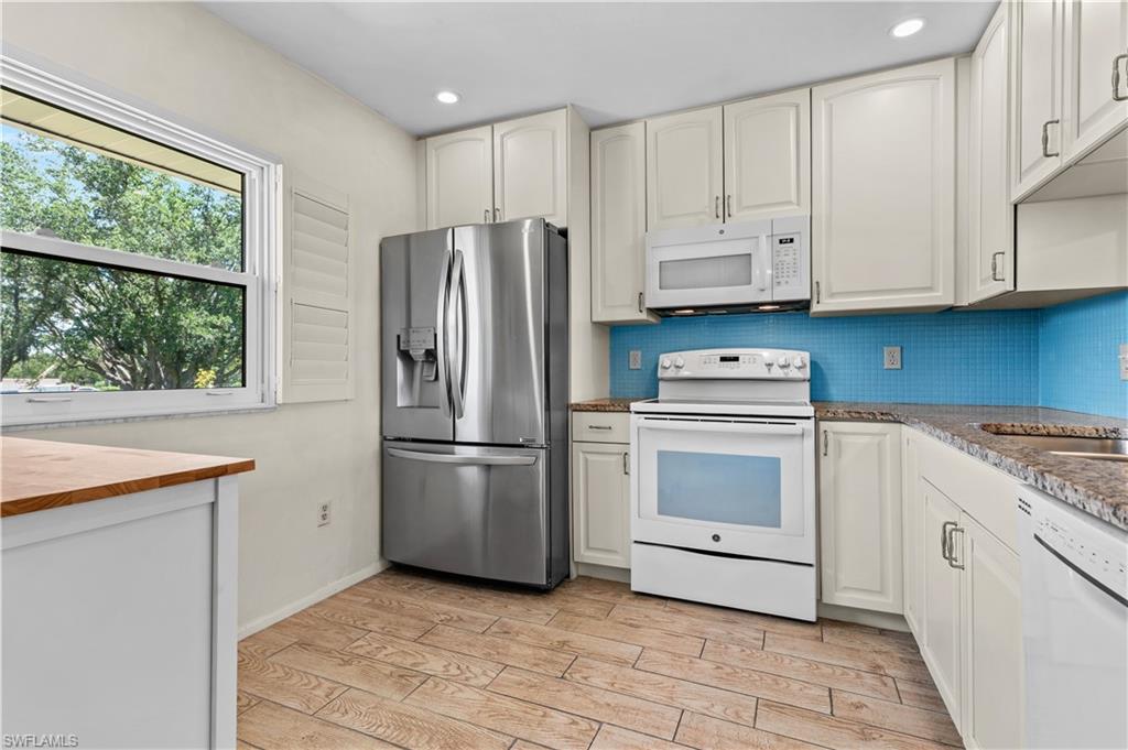 SEVEN LAKES - Residential Lease