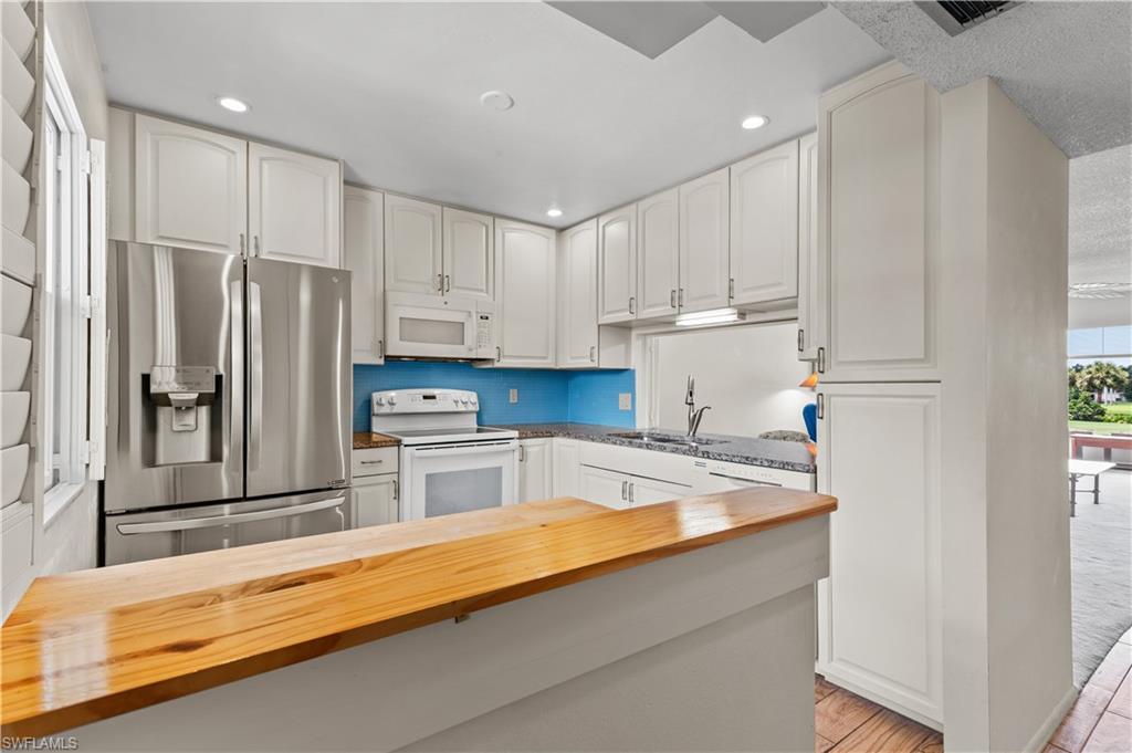 SEVEN LAKES - Residential Lease
