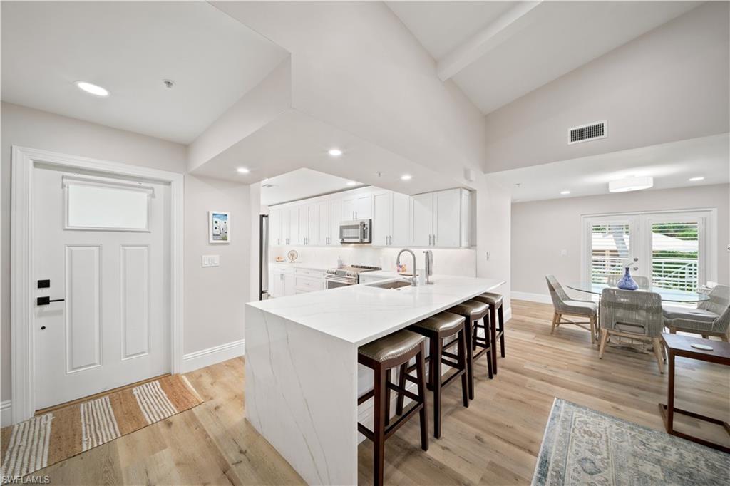 COCONUT GROVE - Residential Lease