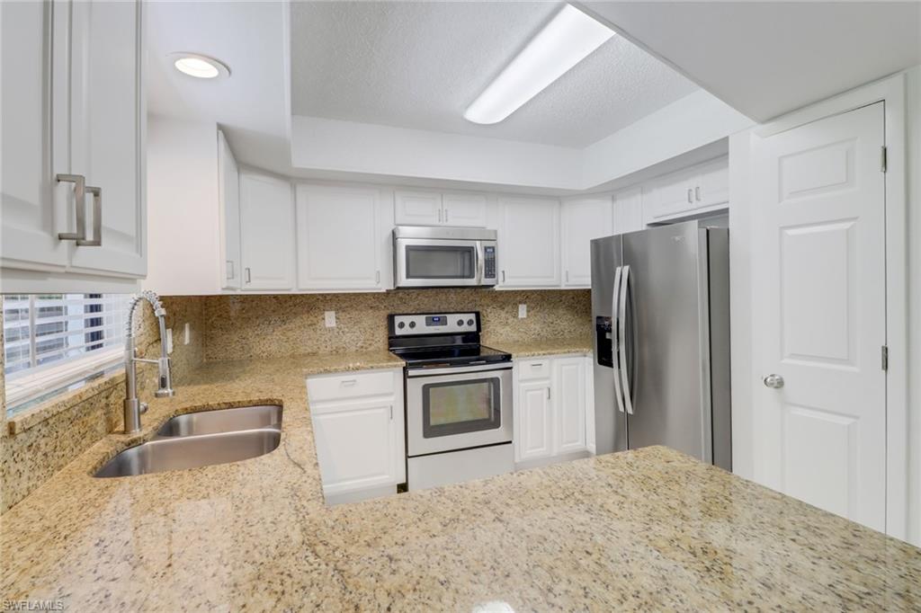 NAPLES TWIN LAKES - Residential