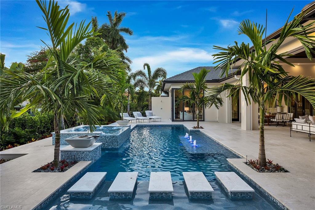 MOORINGS - Residential