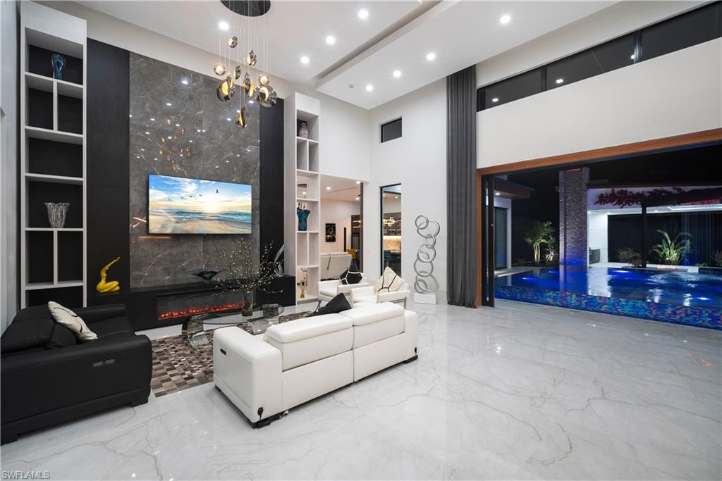 GOLDEN GATE ESTATES - Residential