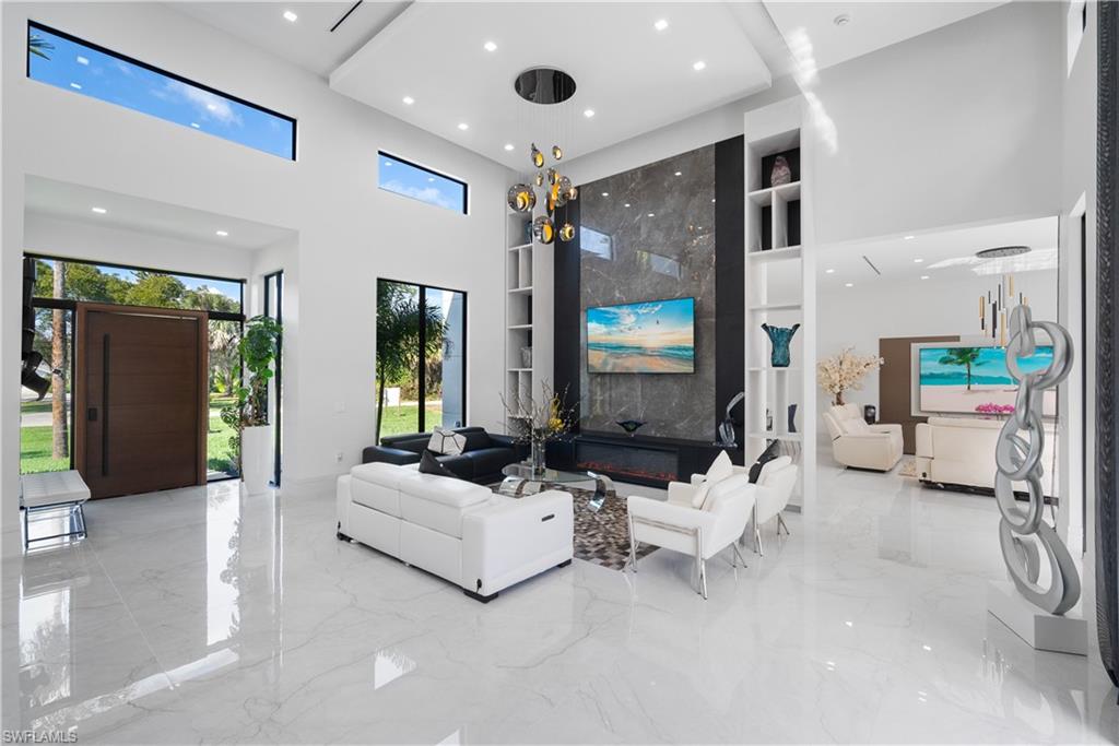 GOLDEN GATE ESTATES - Residential