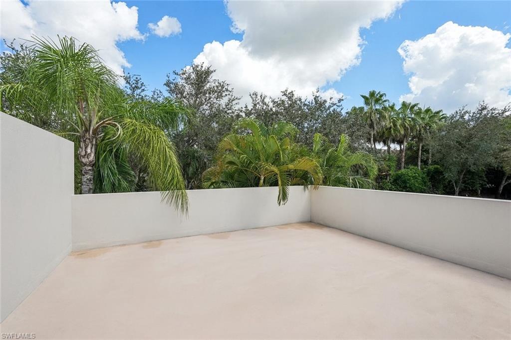QUAIL WOODS COURTYARDS - Residential