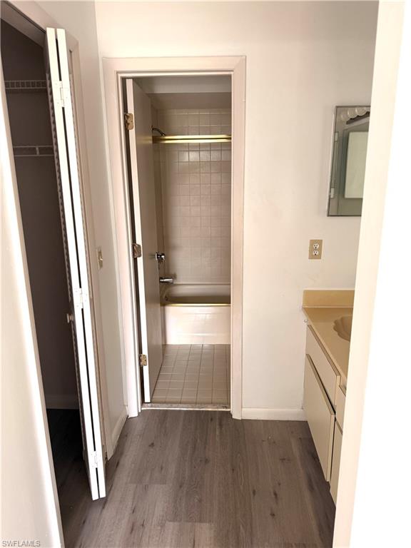 BEACON SQUARE - Residential Lease