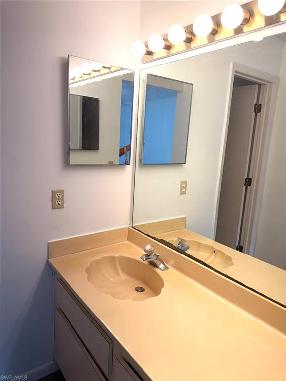 BEACON SQUARE - Residential Lease