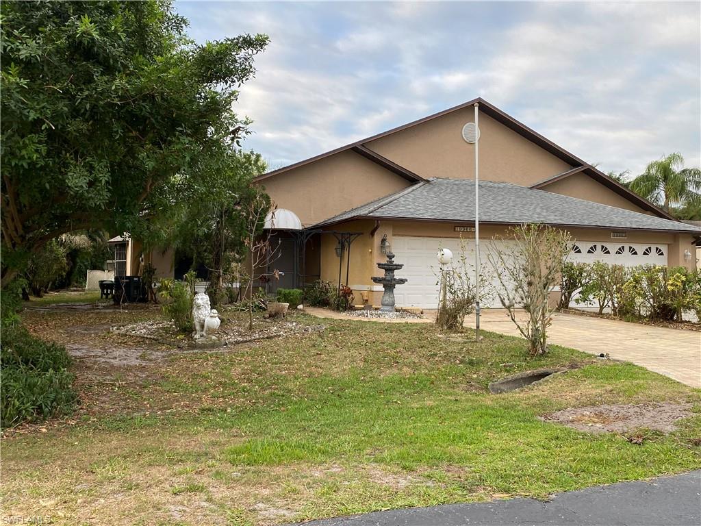 Beautiful duplex with its own pool. Great location in the Wildcat preserve community on Homestead road. Very low HOA! Not in a flood zone.