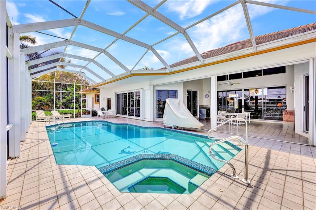 MARCO BEACH - Residential