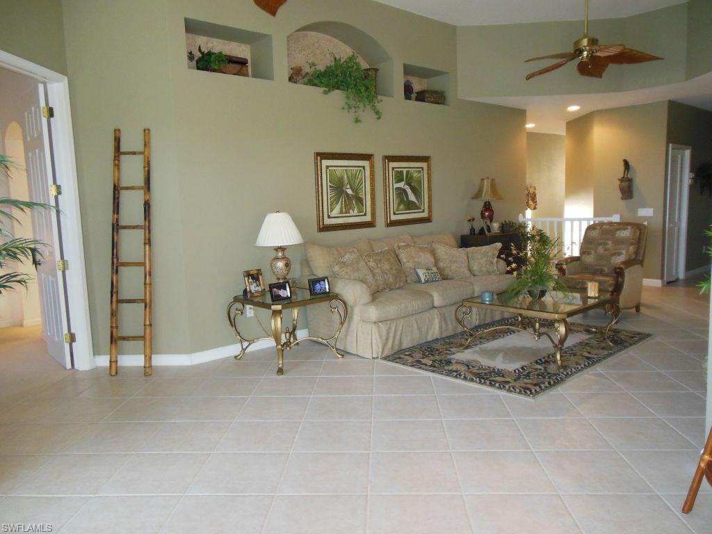 CROWN COLONY - Residential
