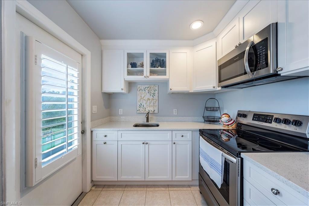 GARDEN MANOR - Residential Lease
