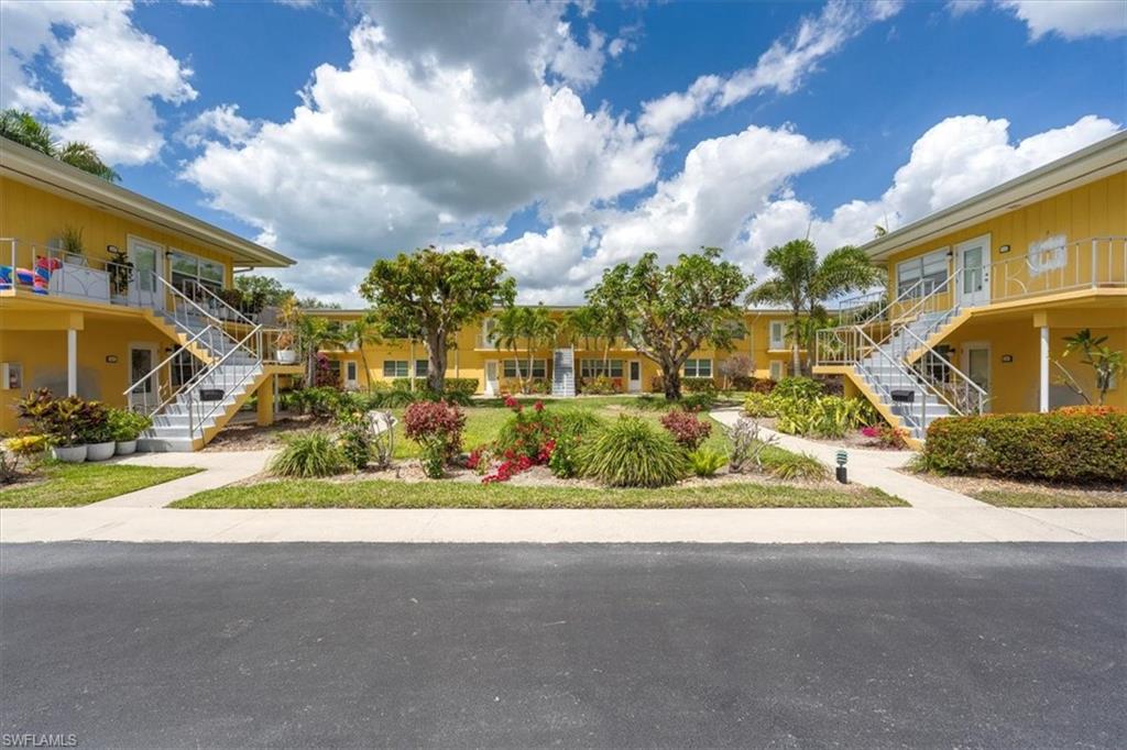 GARDEN MANOR - Residential Lease