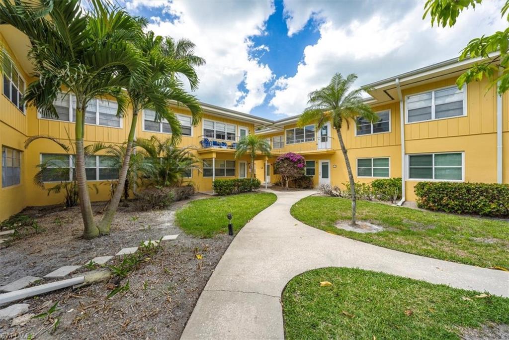 GARDEN MANOR - Residential Lease