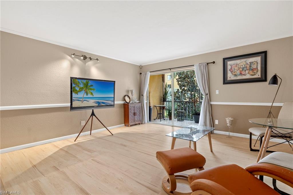 TOWERS CONDO - Residential