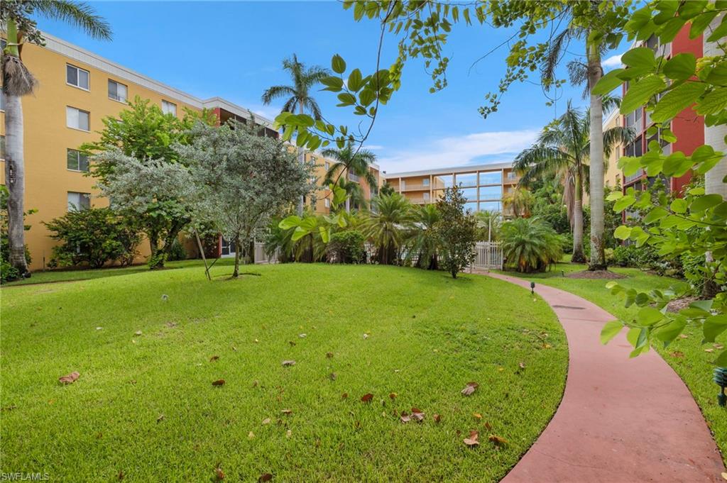 TOWERS CONDO - Residential
