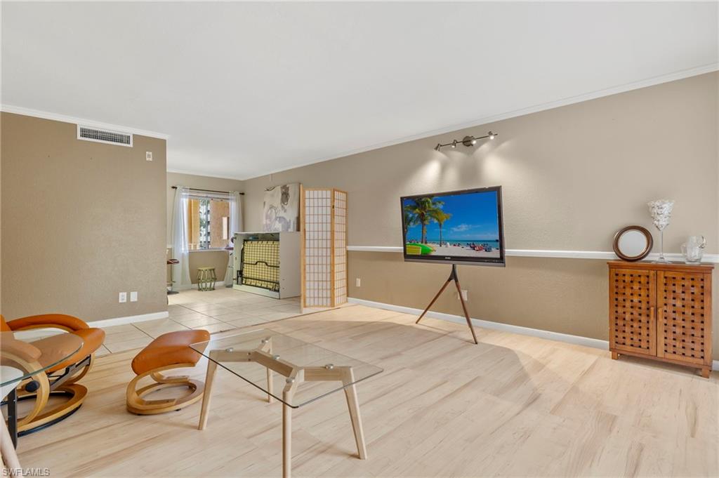 TOWERS CONDO - Residential