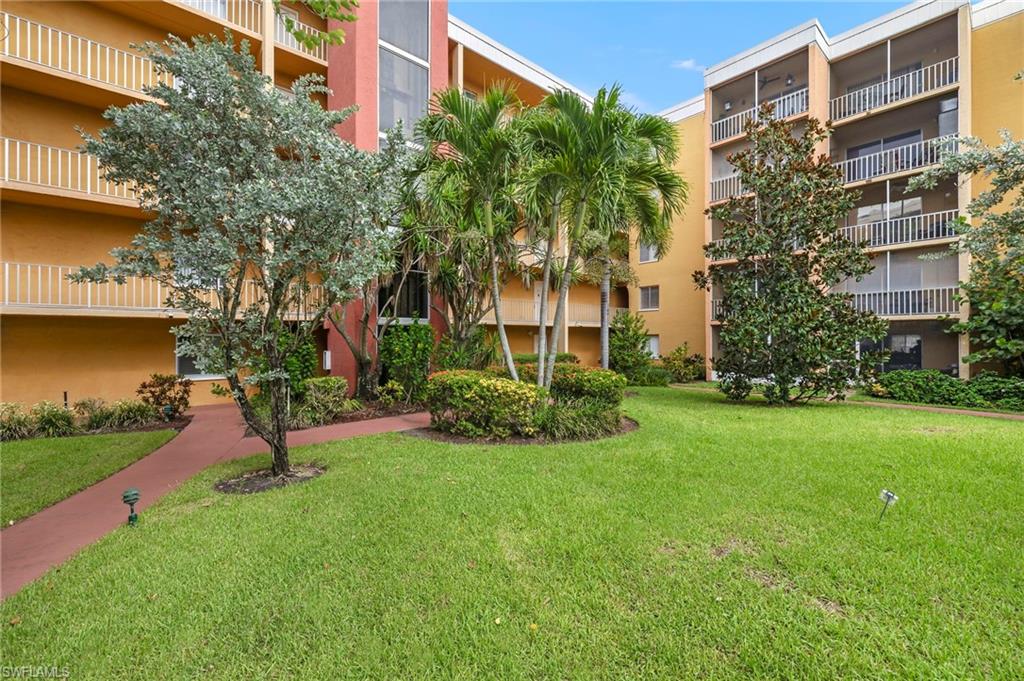 TOWERS CONDO - Residential