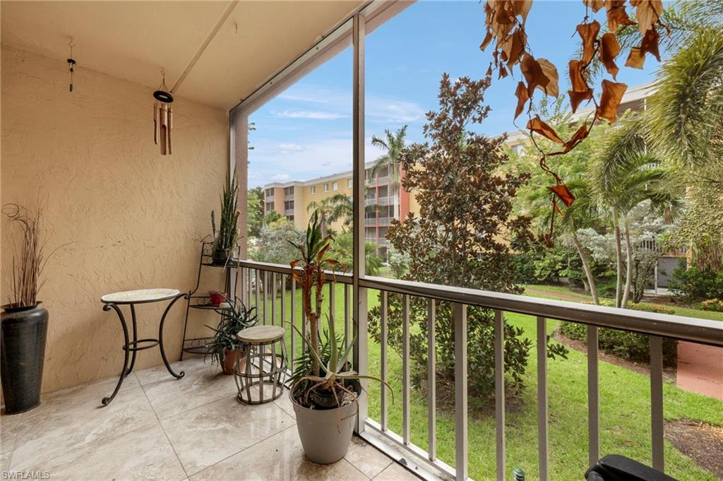 TOWERS CONDO - Residential