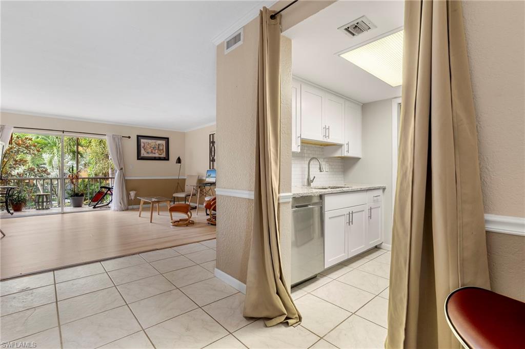 TOWERS CONDO - Residential