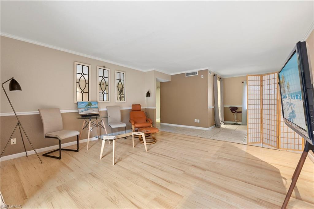 TOWERS CONDO - Residential