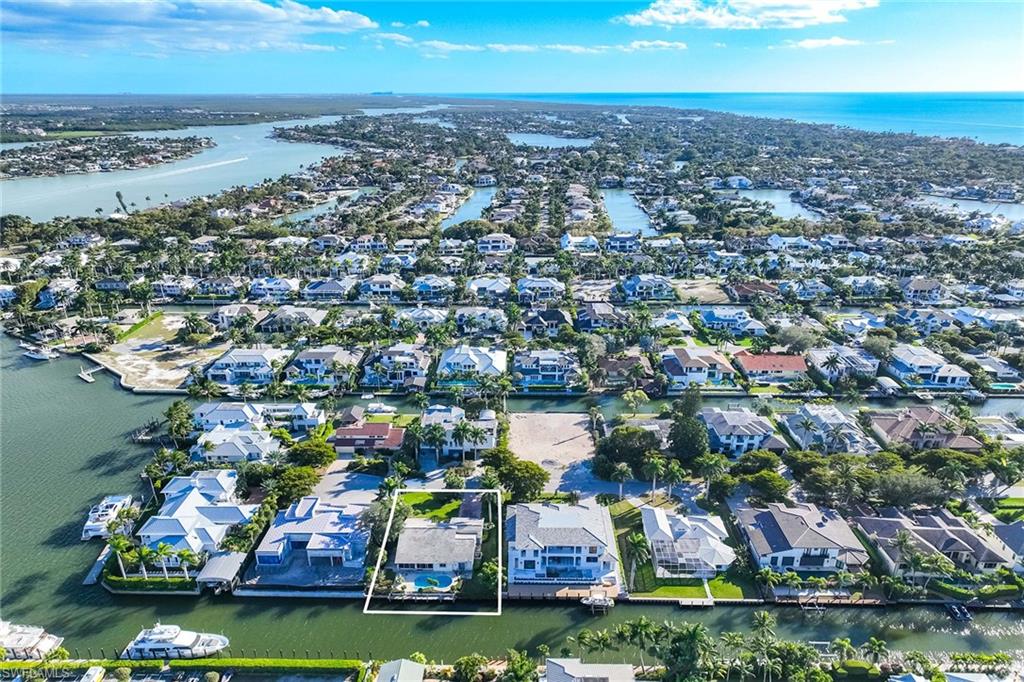 AQUALANE SHORES - Residential