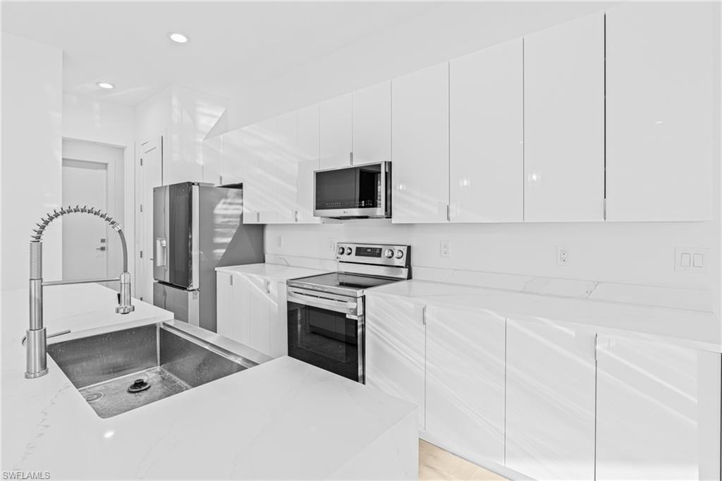 CAPE CORAL - Residential Lease