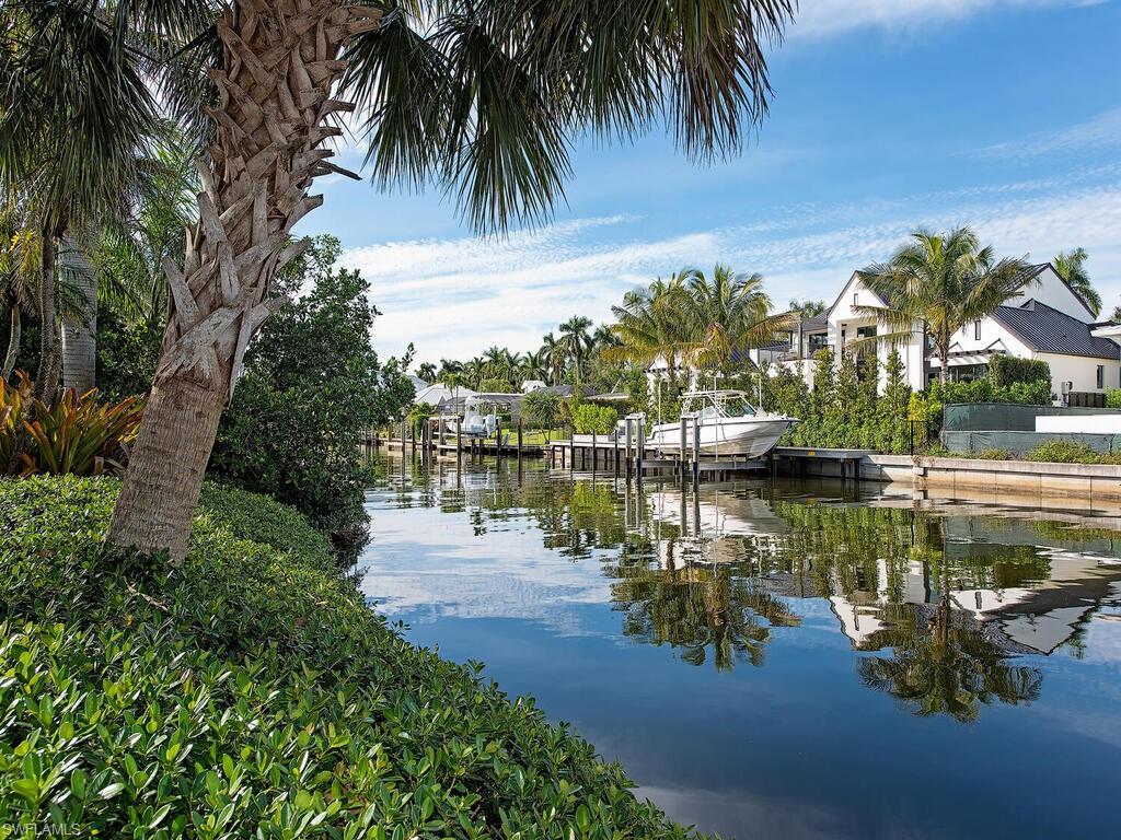AQUALANE SHORES - Residential