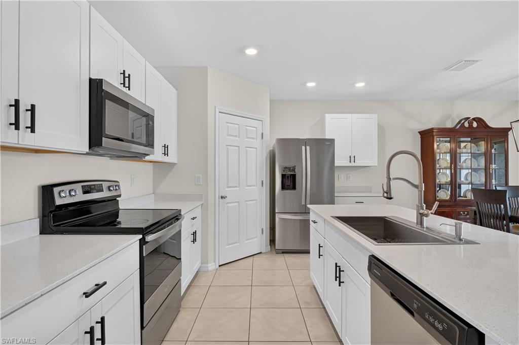 SAN CARLOS PARK - Residential