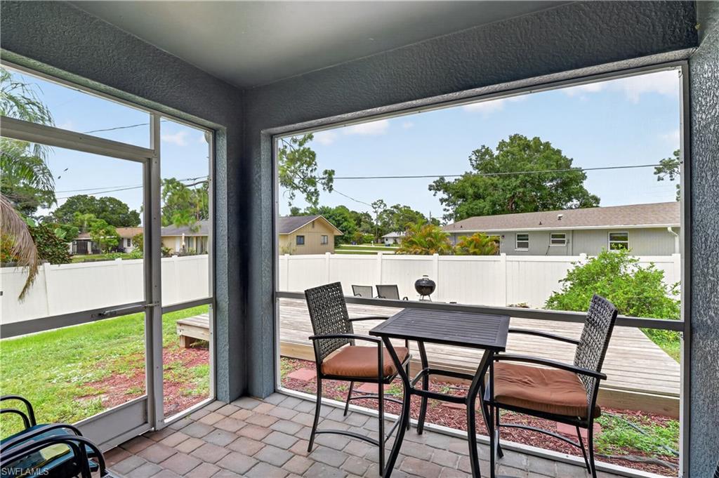SAN CARLOS PARK - Residential
