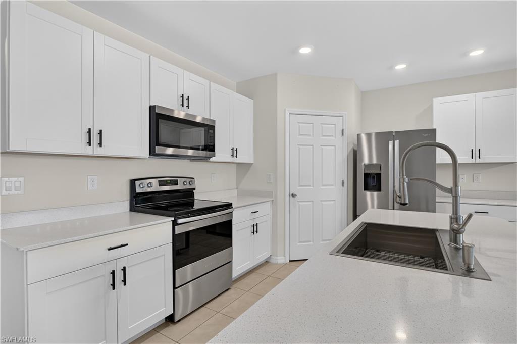 SAN CARLOS PARK - Residential