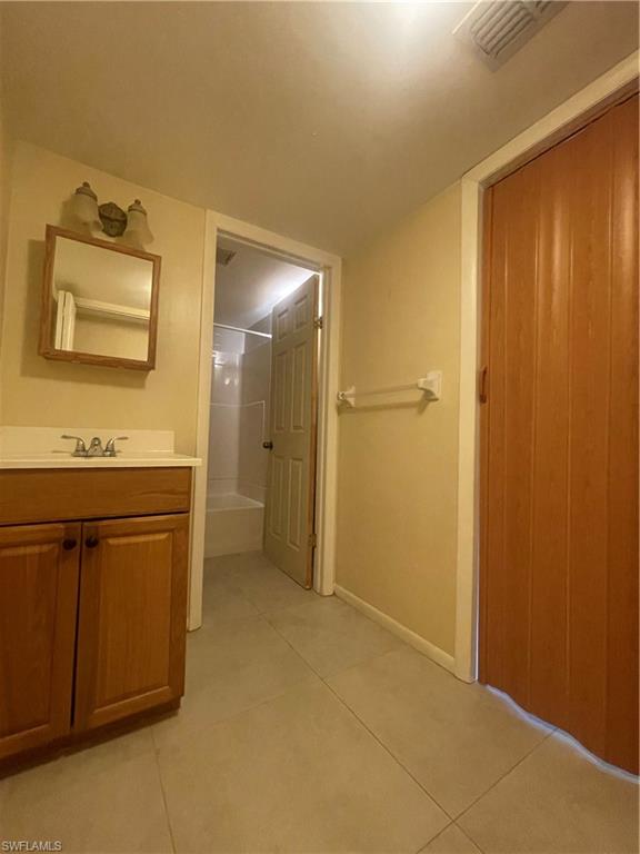 TOWERS CONDO - Residential