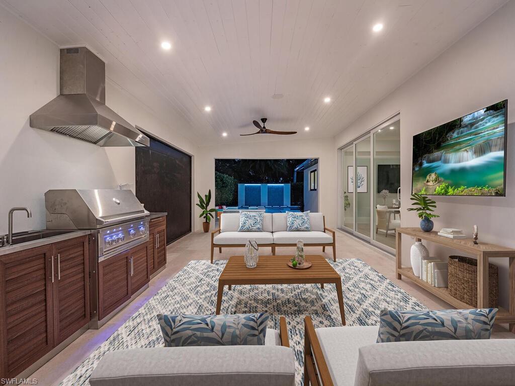 MOORINGS - Residential