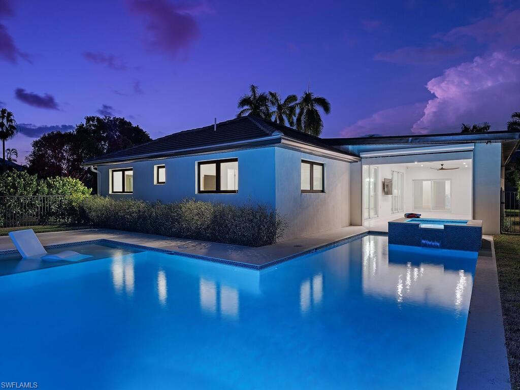 MOORINGS - Residential