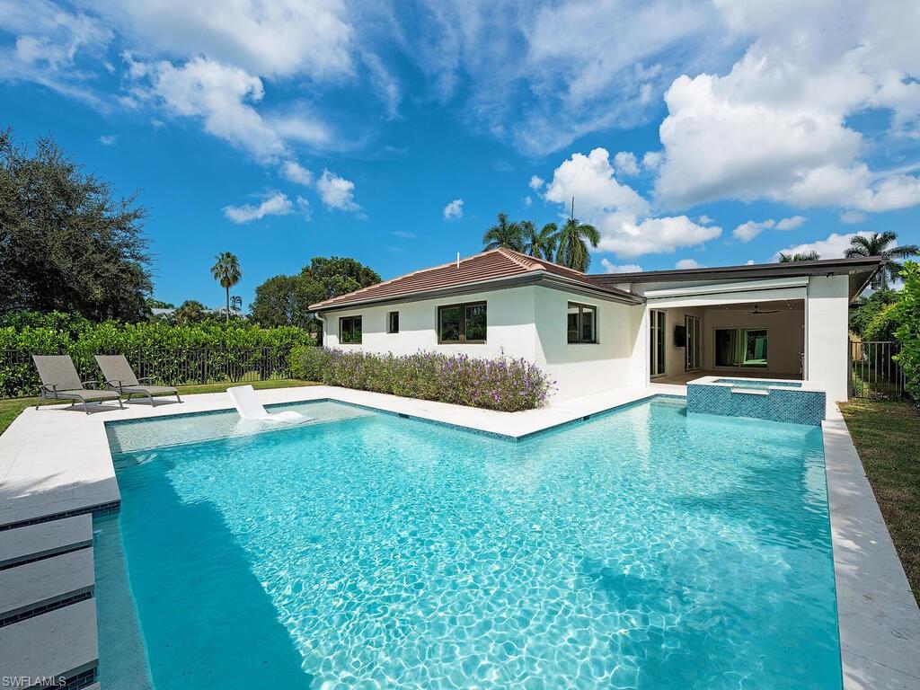 MOORINGS - Residential