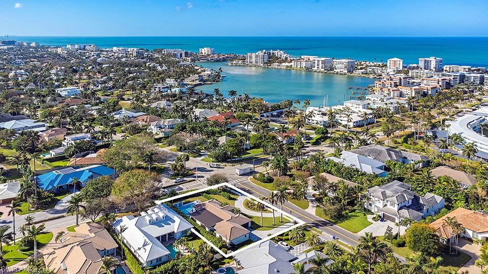 MOORINGS - Residential