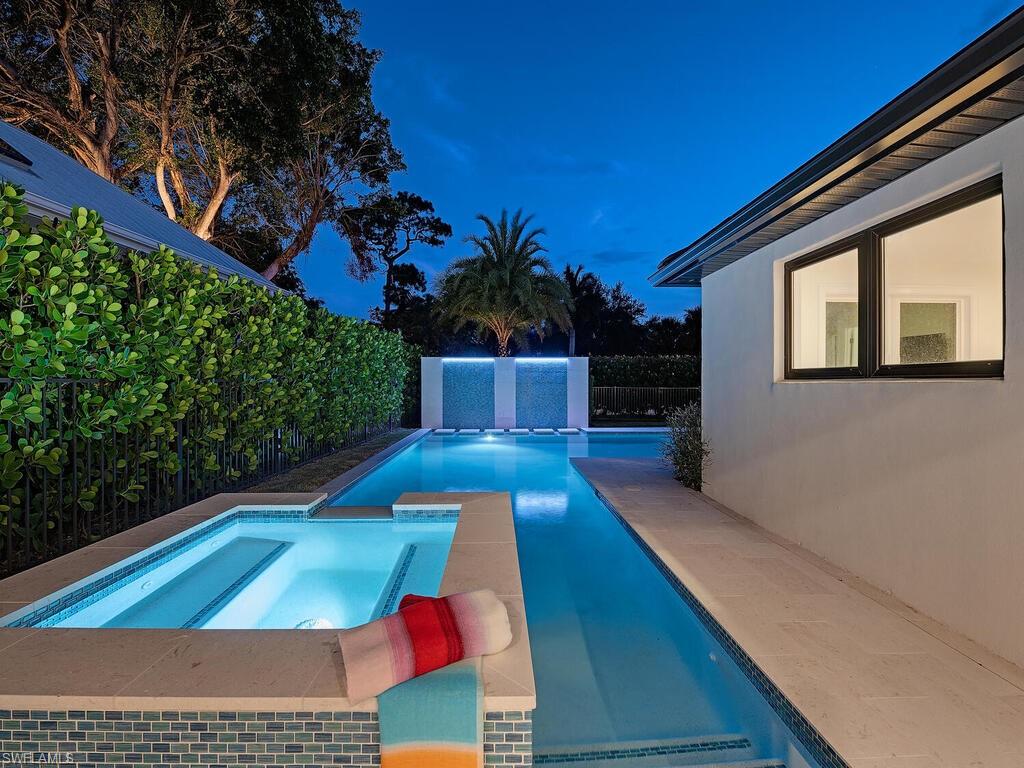 MOORINGS - Residential