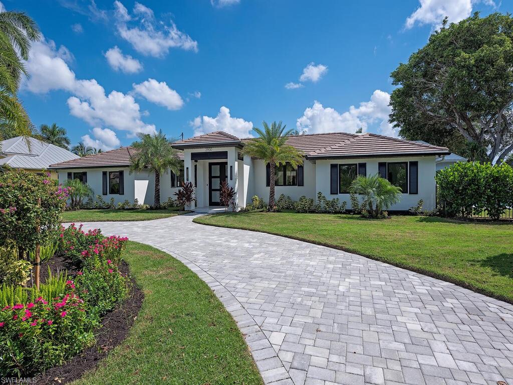 MOORINGS - Residential