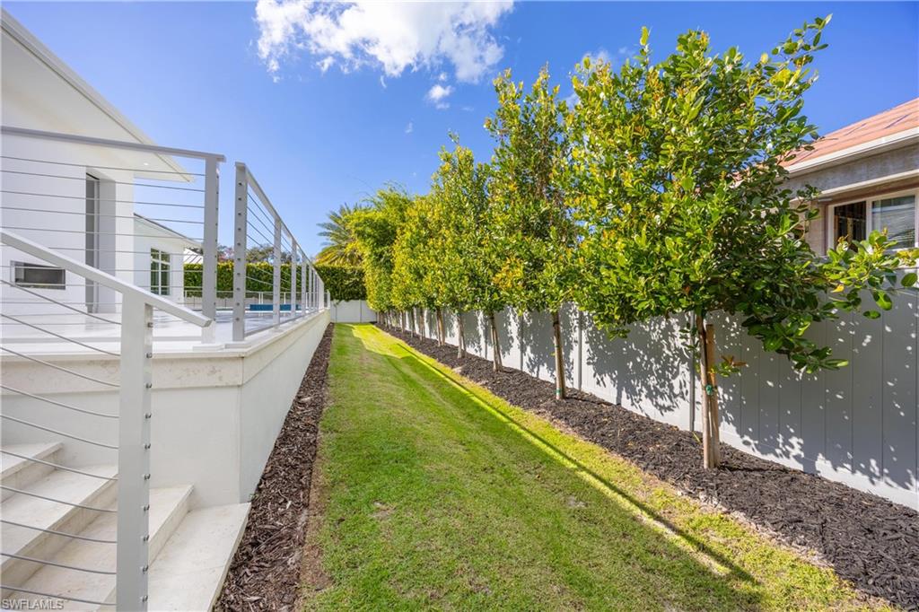 MOORINGS - Residential