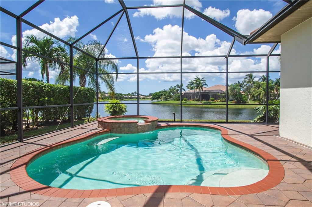 LONGSHORE LAKE - Residential