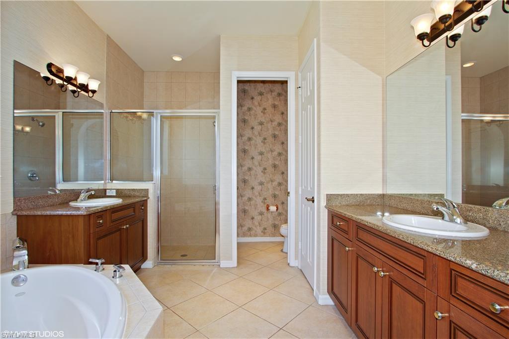 LONGSHORE LAKE - Residential