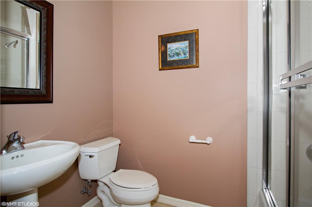 LONGSHORE LAKE - Residential
