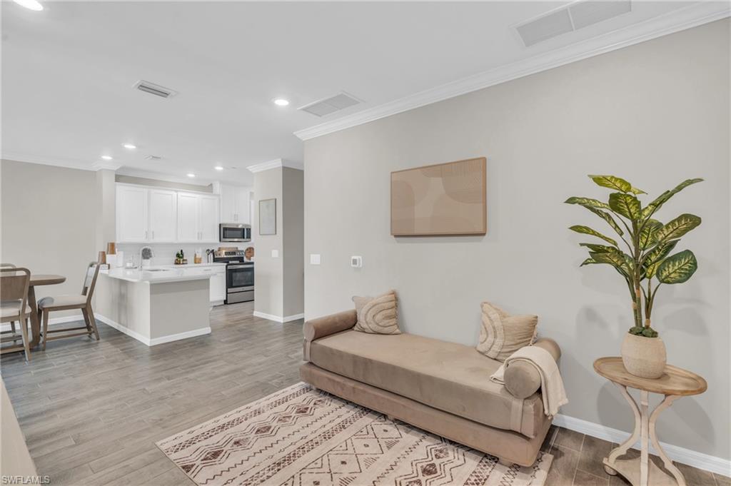 ESPLANADE LAKE CLUB - Residential Lease