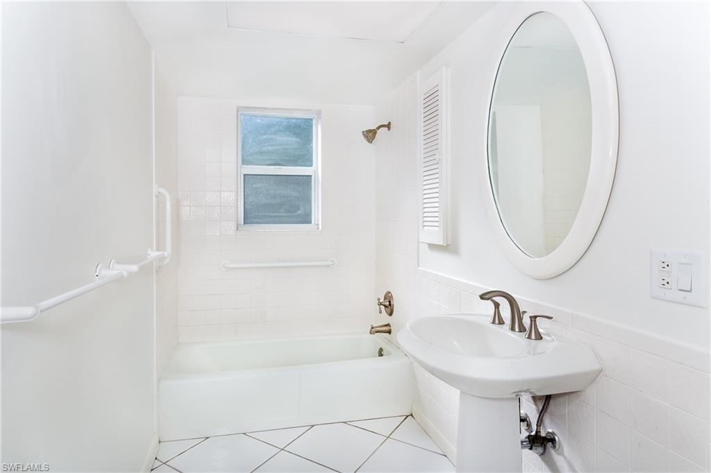 SANIBEL BAYOUS - Residential