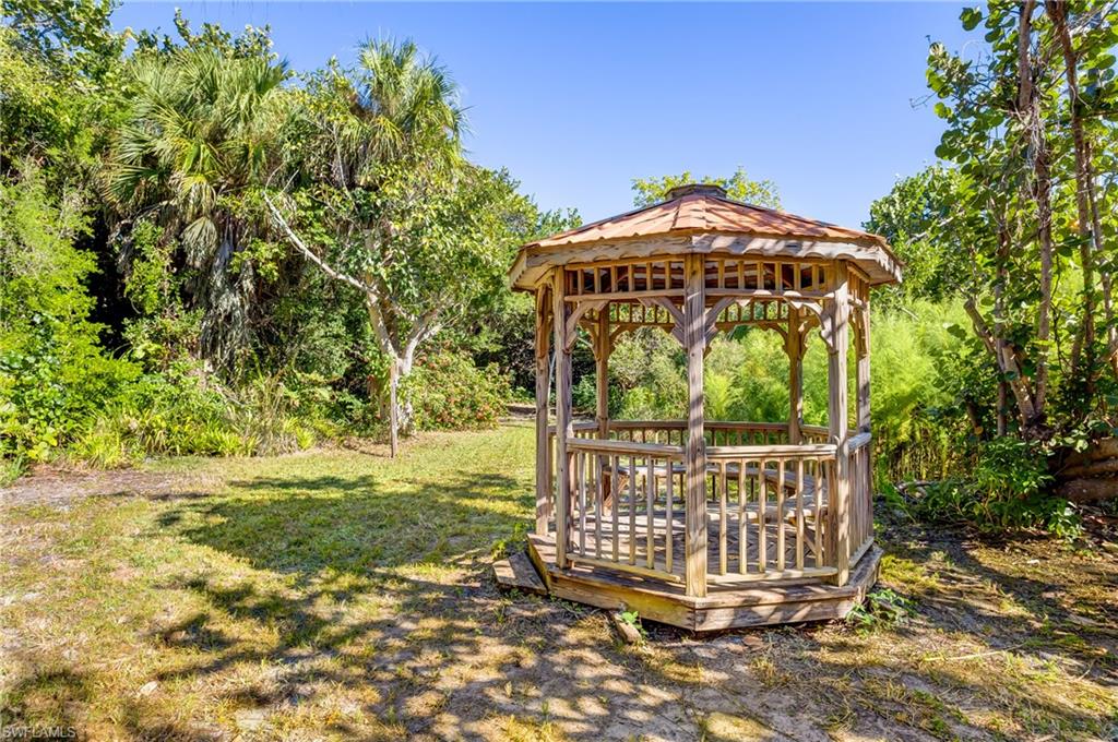 SANIBEL BAYOUS - Residential
