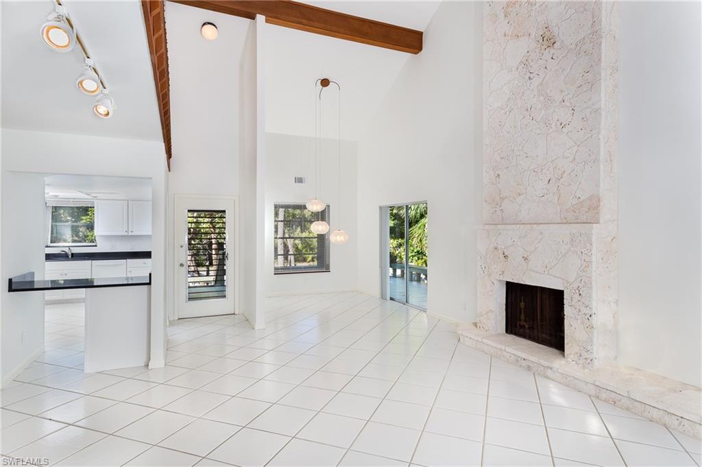 SANIBEL BAYOUS - Residential